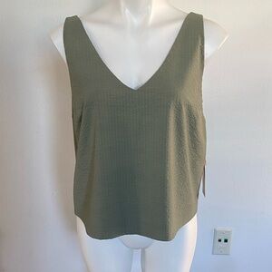 Vuori - SL Textured Crop Tank - NWT